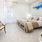 فندق مبيت وإفطار Vesuvian Stone