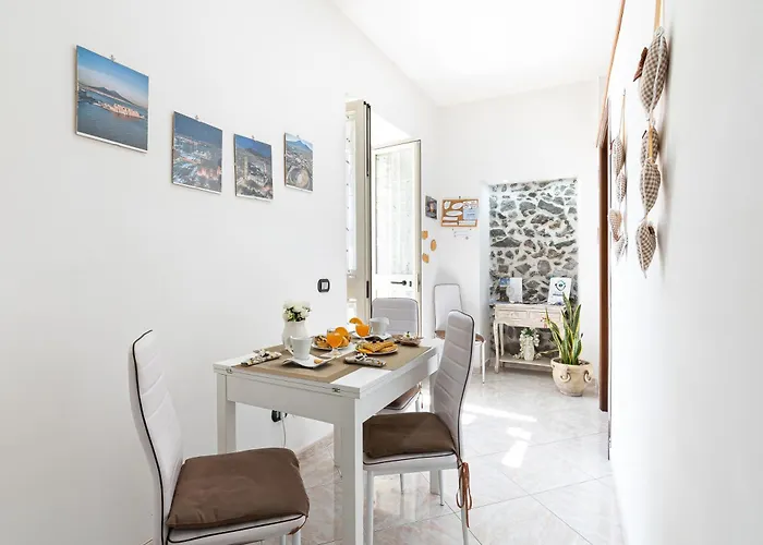 Vesuvian Stone 4* 庞贝