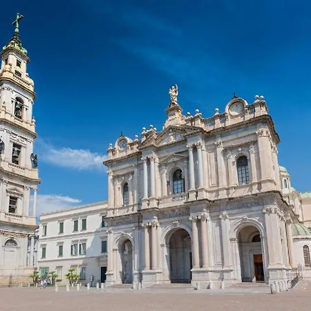 Vesuvian Stone לינה וארוחת בוקר