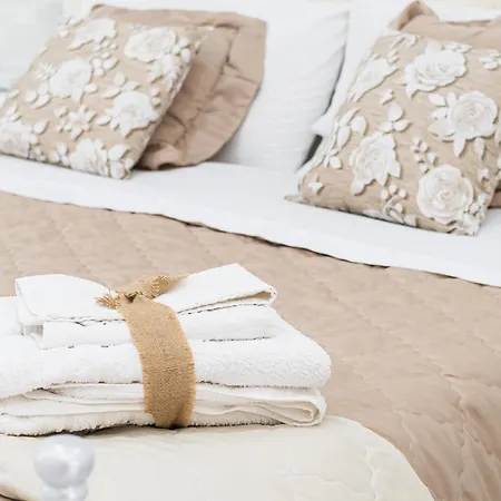 Vesuvian Stone לינה וארוחת בוקר 4*