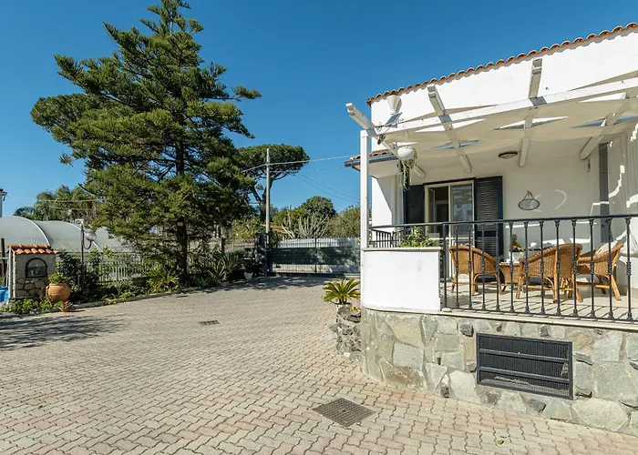 Vesuvian Stone Couette-café Pompéi