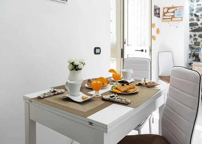 Vesuvian Stone Couette-café 4*